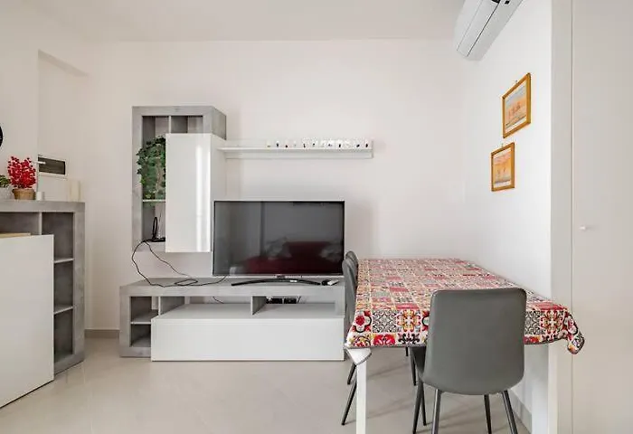 Iris Vista Gallinara Αλμπένγκα