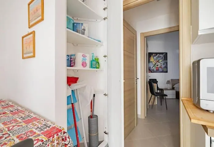 Iris Vista Gallinara * Αλμπένγκα